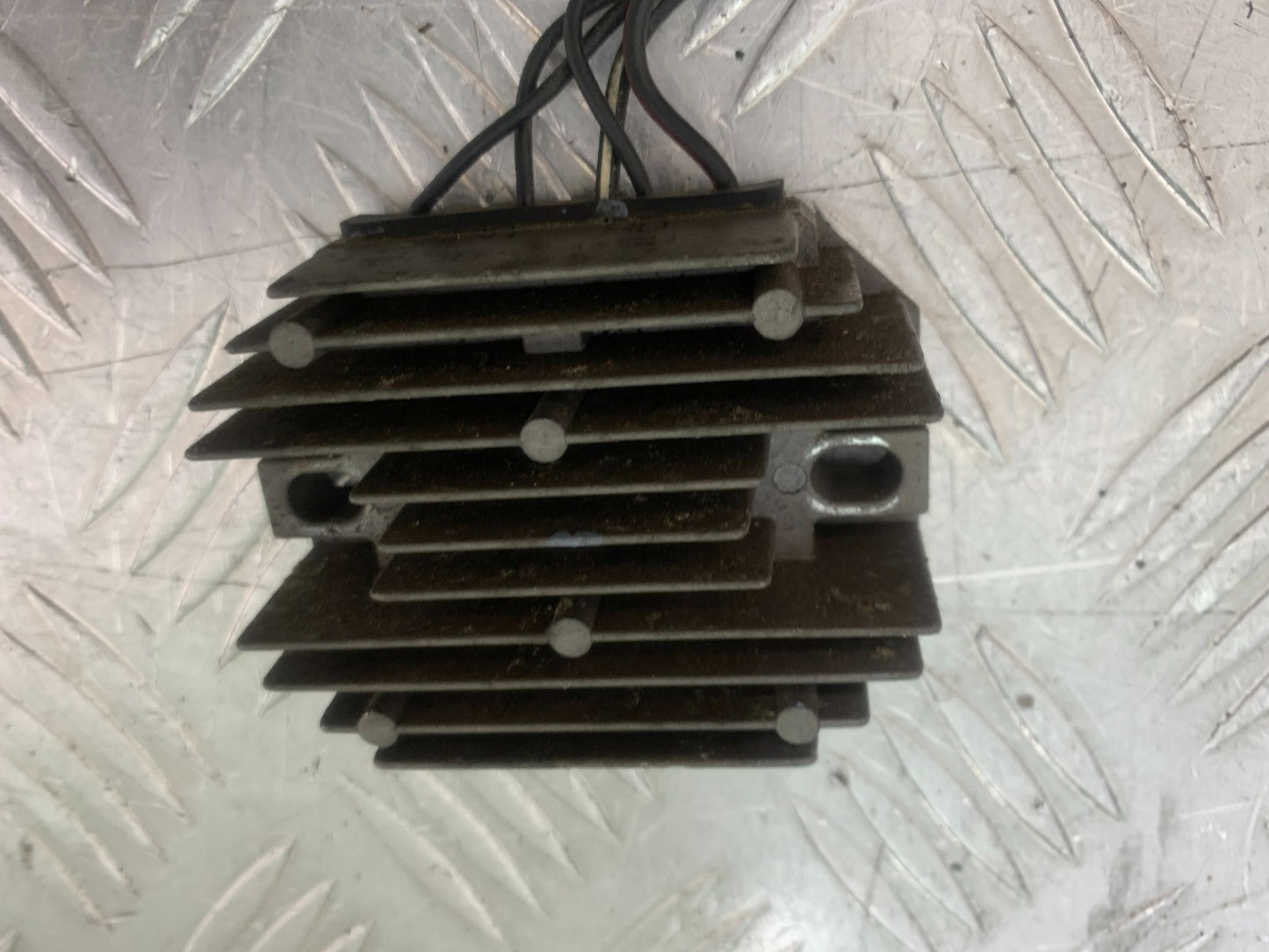 SUZUKI GS500 GS 500 REGULATOR  YEAR 2001-2008 (CMB1254)
