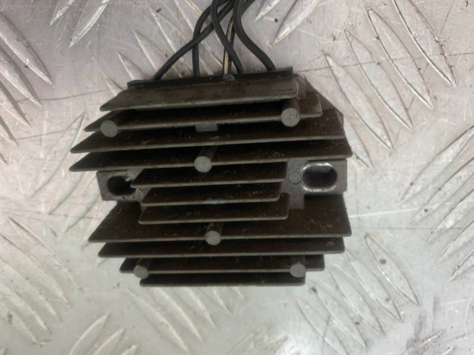 SUZUKI GS500 GS 500 REGULATOR  YEAR 2001-2008 (CMB1254)