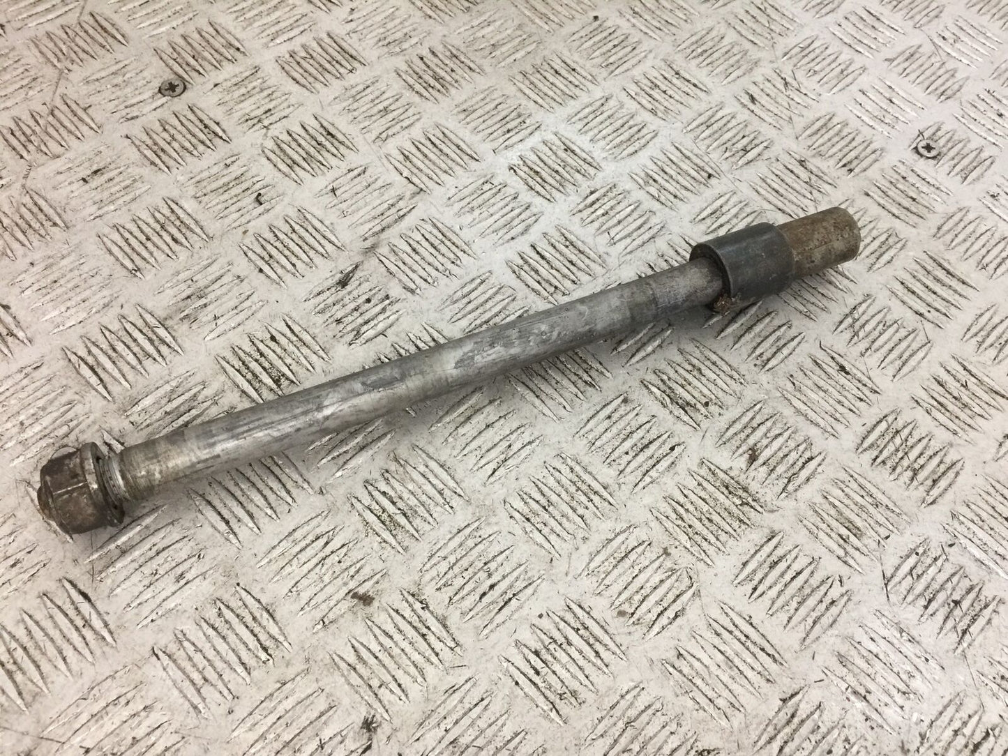 HONDA VT750 SHADOW PHANTOM REAR WHEEL SPINDLE  YEAR 2014 (STOCK 761)
