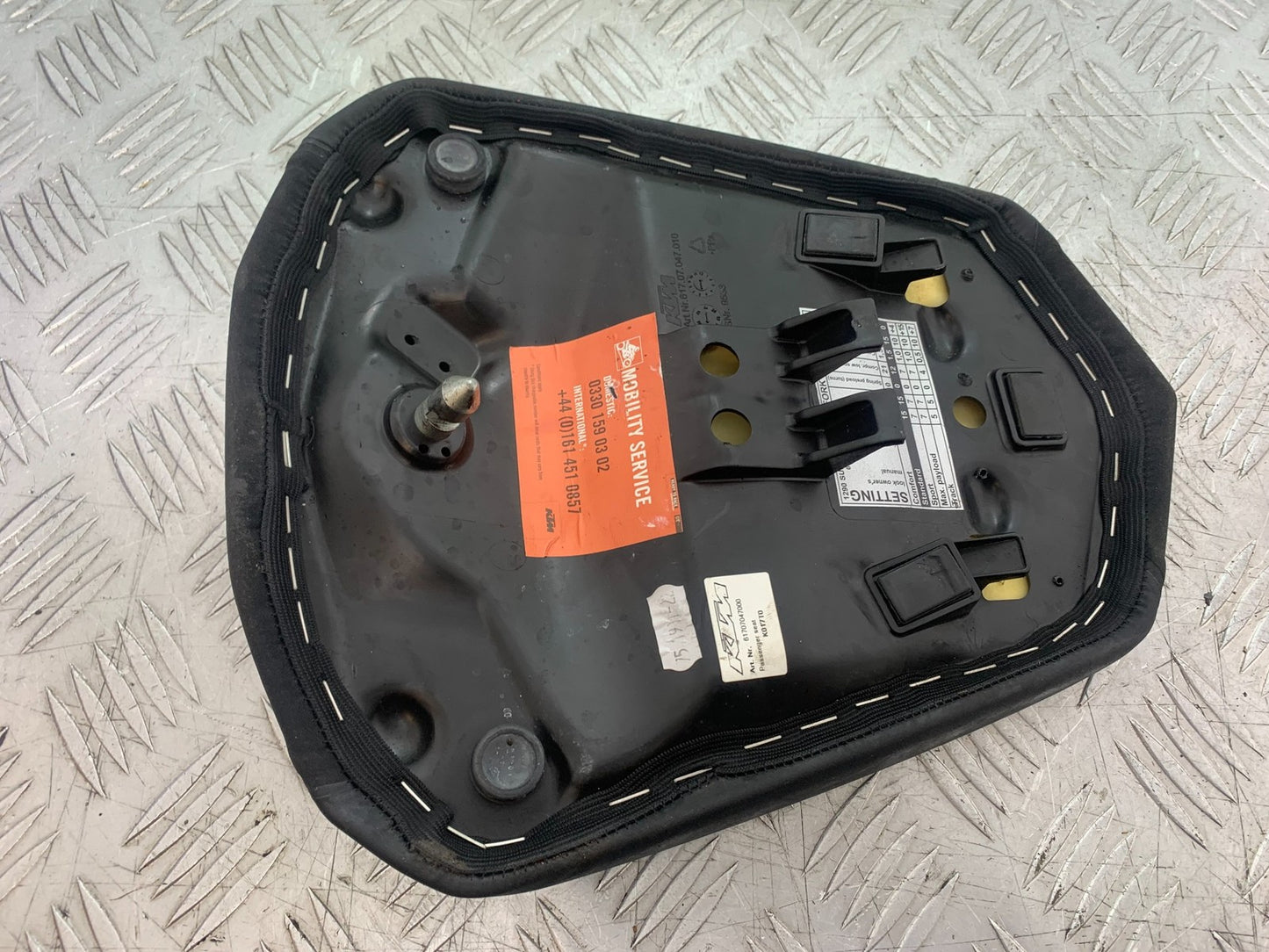 KTM 1290 SUPER DUKE R REAR SEAT  YEAR 2020-2024 (CMB1272)