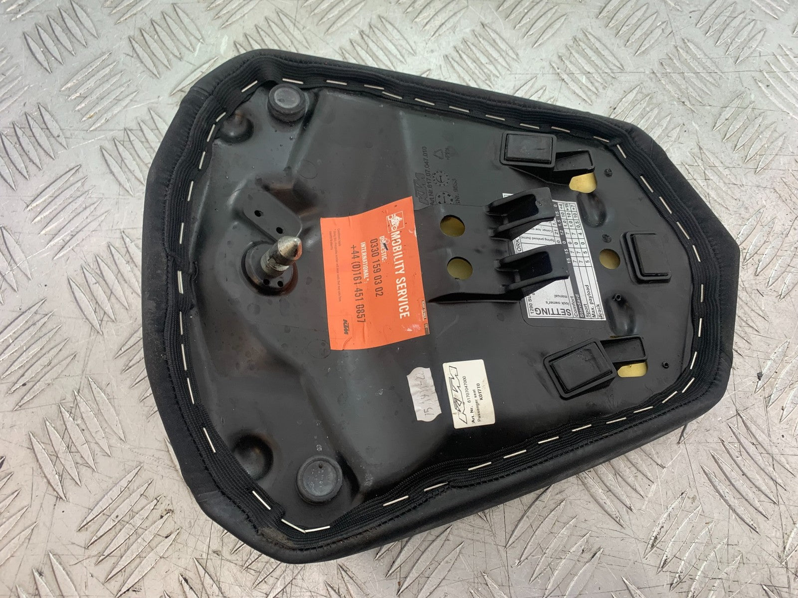 KTM 1290 SUPER DUKE R REAR SEAT  YEAR 2020-2024 (CMB1272)