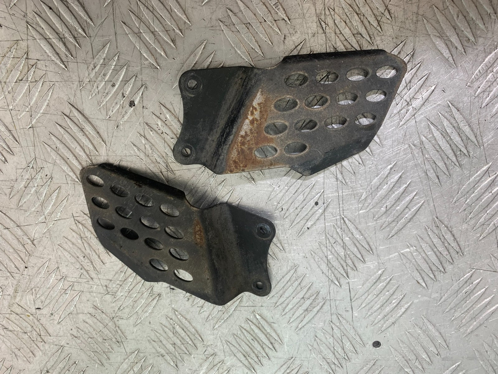YAMAHA YS125 YS 125 HEEL PLATES YEAR 2017-2021 (CMB1321)