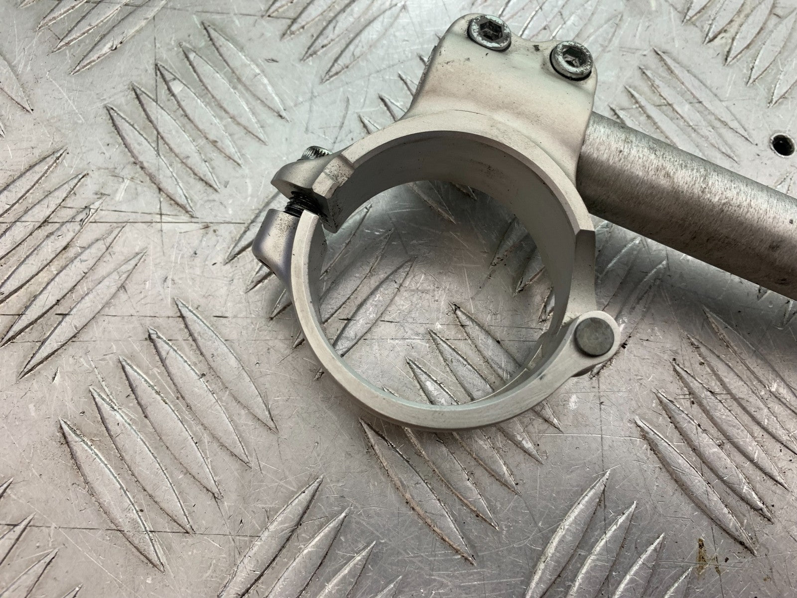 DUCATI 1299 PANIGALE RIGHT HANDLEBAR YEAR 2016 (CMB 1187)