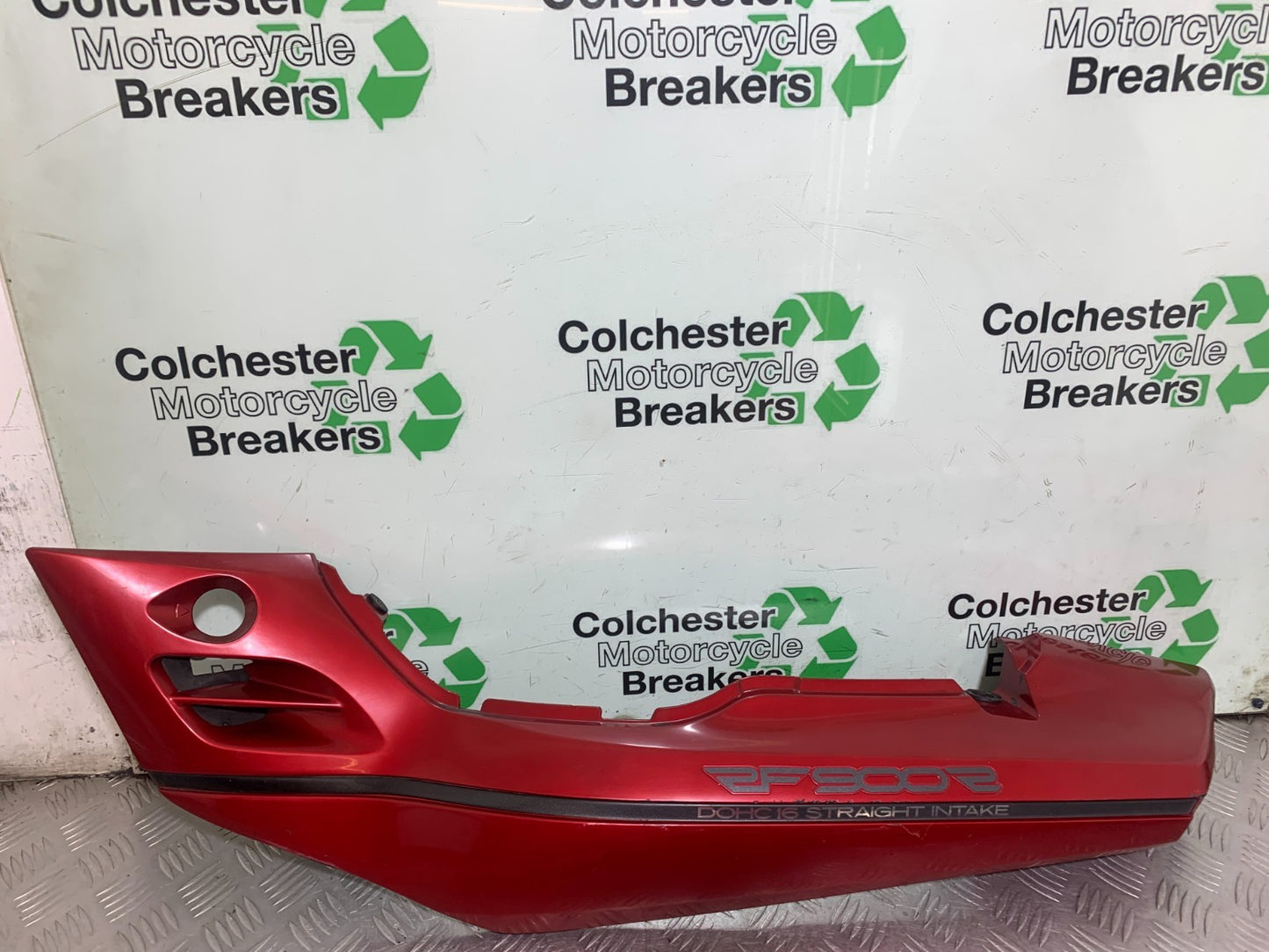 SUZUKI RF900 RF 900 LEFT SEAT PANEL YEAR 1994-1999 CMB1326