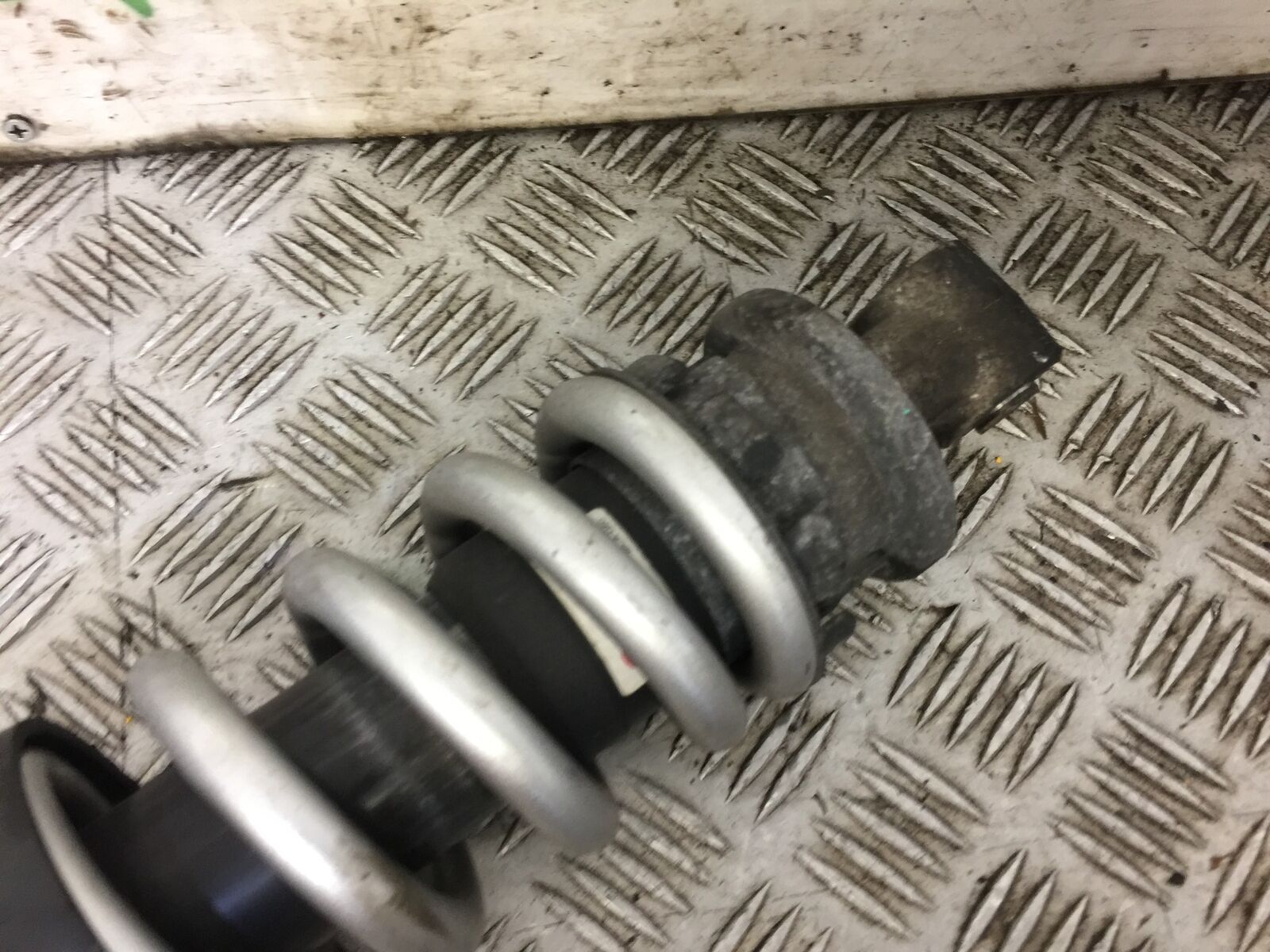 HONDA CB650 F CB 650 FA-E REAR SHOCK   YEAR 2014-2017 STOCK 609