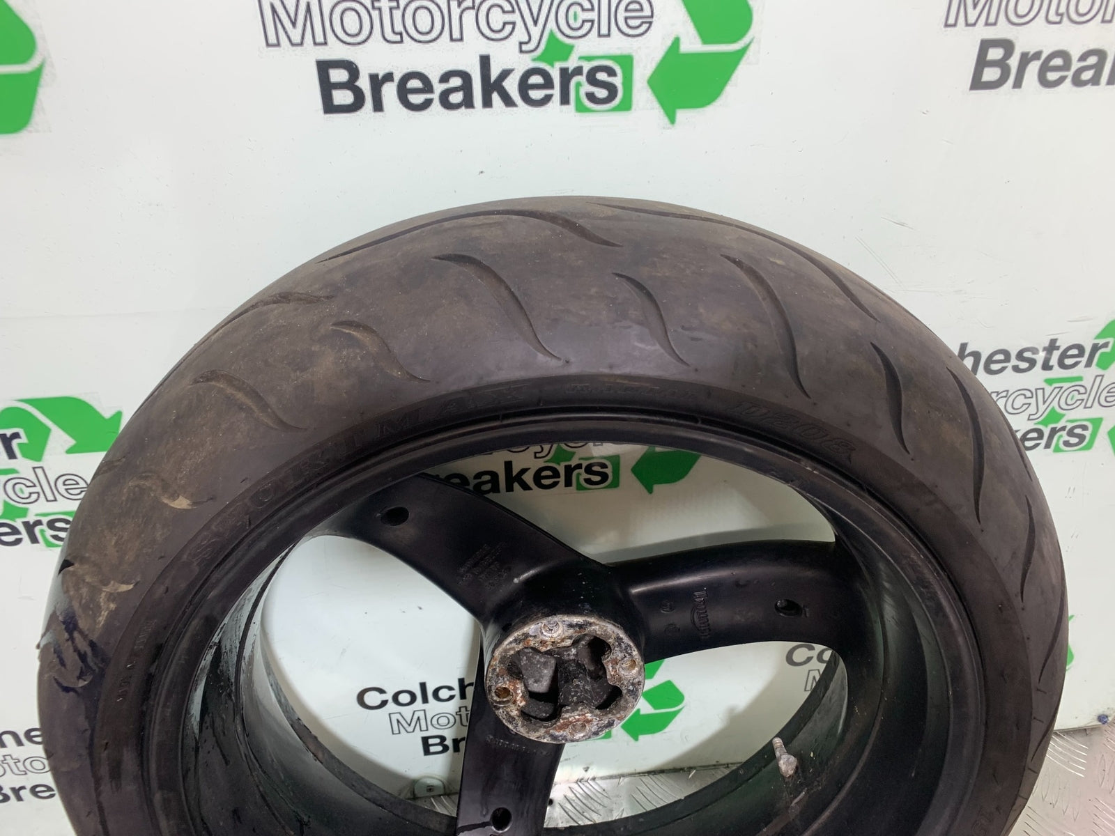 TRIUMPH T509 SPEED TRIPLE REAR WHEEL  YEAR 1997-1998 (CMB1144)