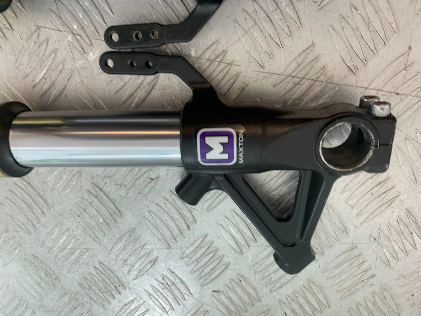 TRIUMPH 1050 SPEED TRIPLE FORKS YEAR 2005-2007 (CMB1322)