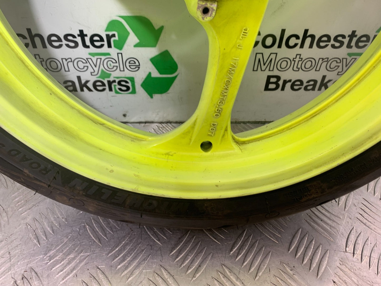 HONDA CBR1000 rr FIREBLADE FRONT WHEEL YEAR 2006 (CMB1220)