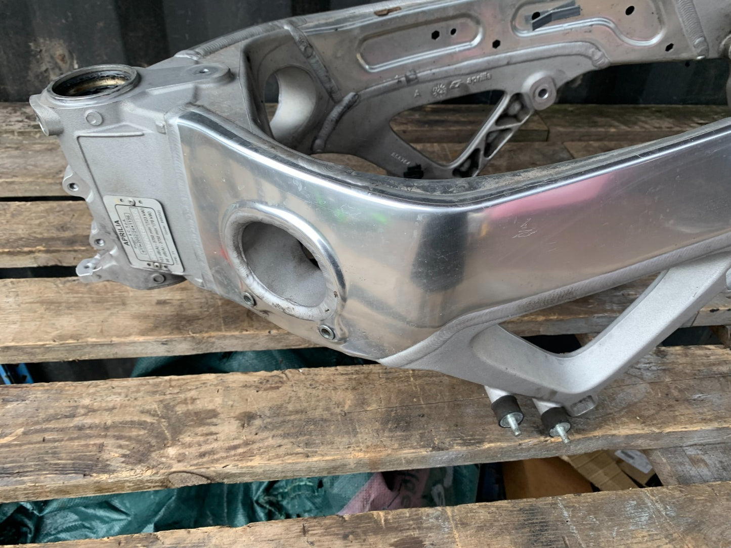 APRILIA TUONO 1000 V4R FRAME REG LOG BOOK YEAR 2011-13  (CMB1316)