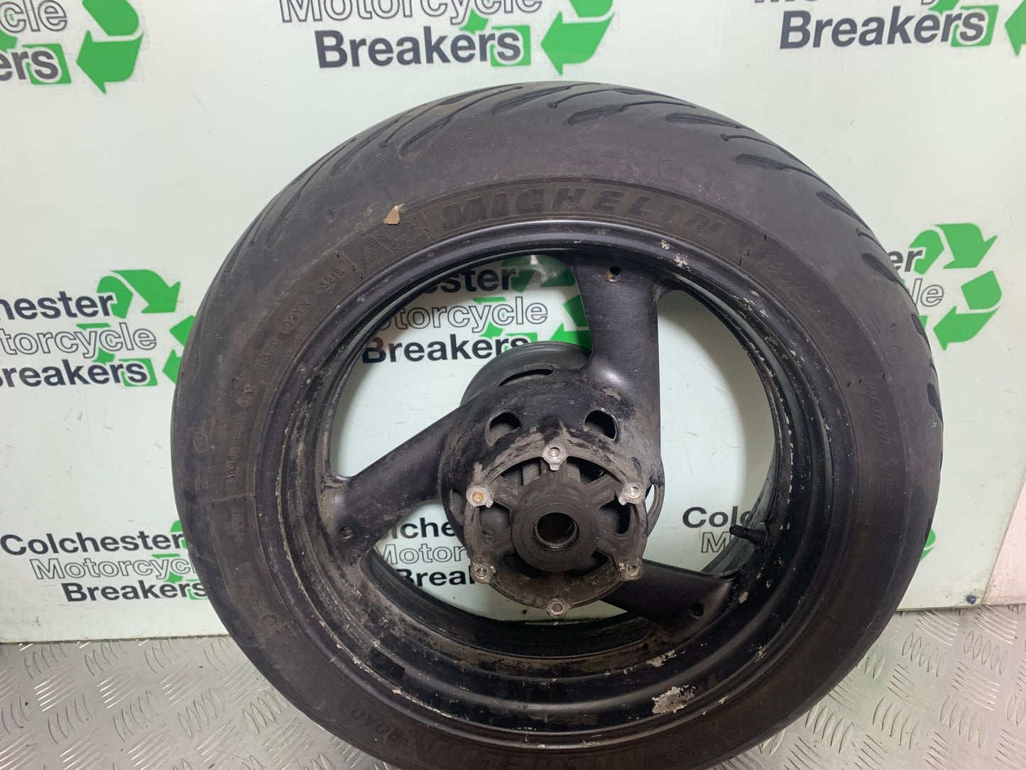 YAMAHA YZF1000 THUNDERACE REAR WHEEL (GOOD TYRE) YEAR 1997-2000 (CMB1204)