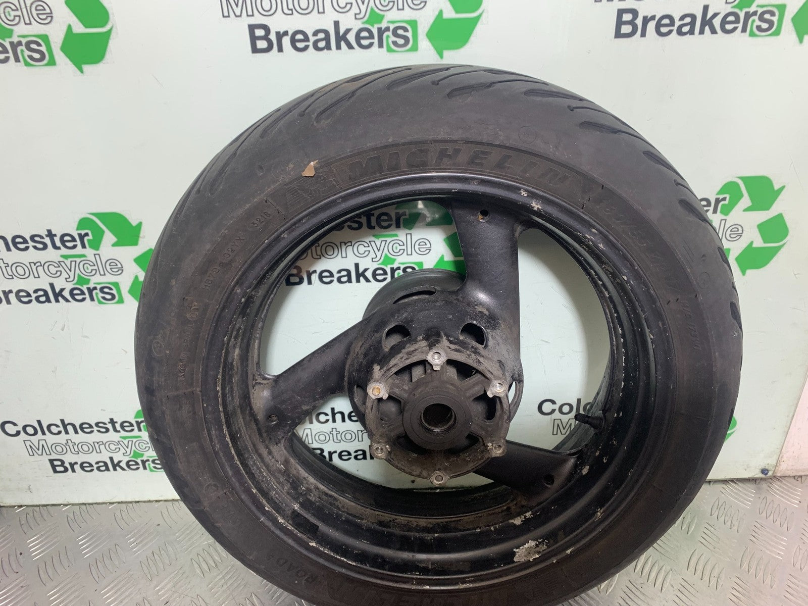 YAMAHA YZF1000 THUNDERACE REAR WHEEL (GOOD TYRE) YEAR 1997-2000 (CMB1204)