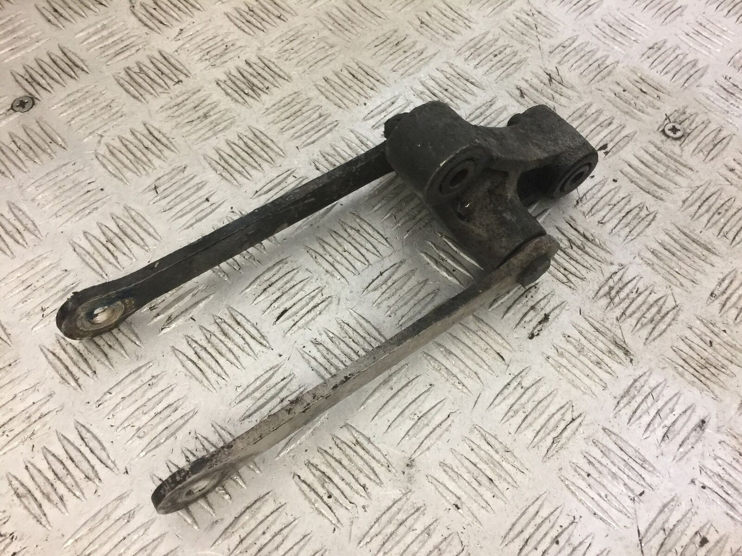 KAWASAKI ZX6R ZX6 G REAR SHOCK LINKAGE   YEAR 1998-99 (STOCK 684)