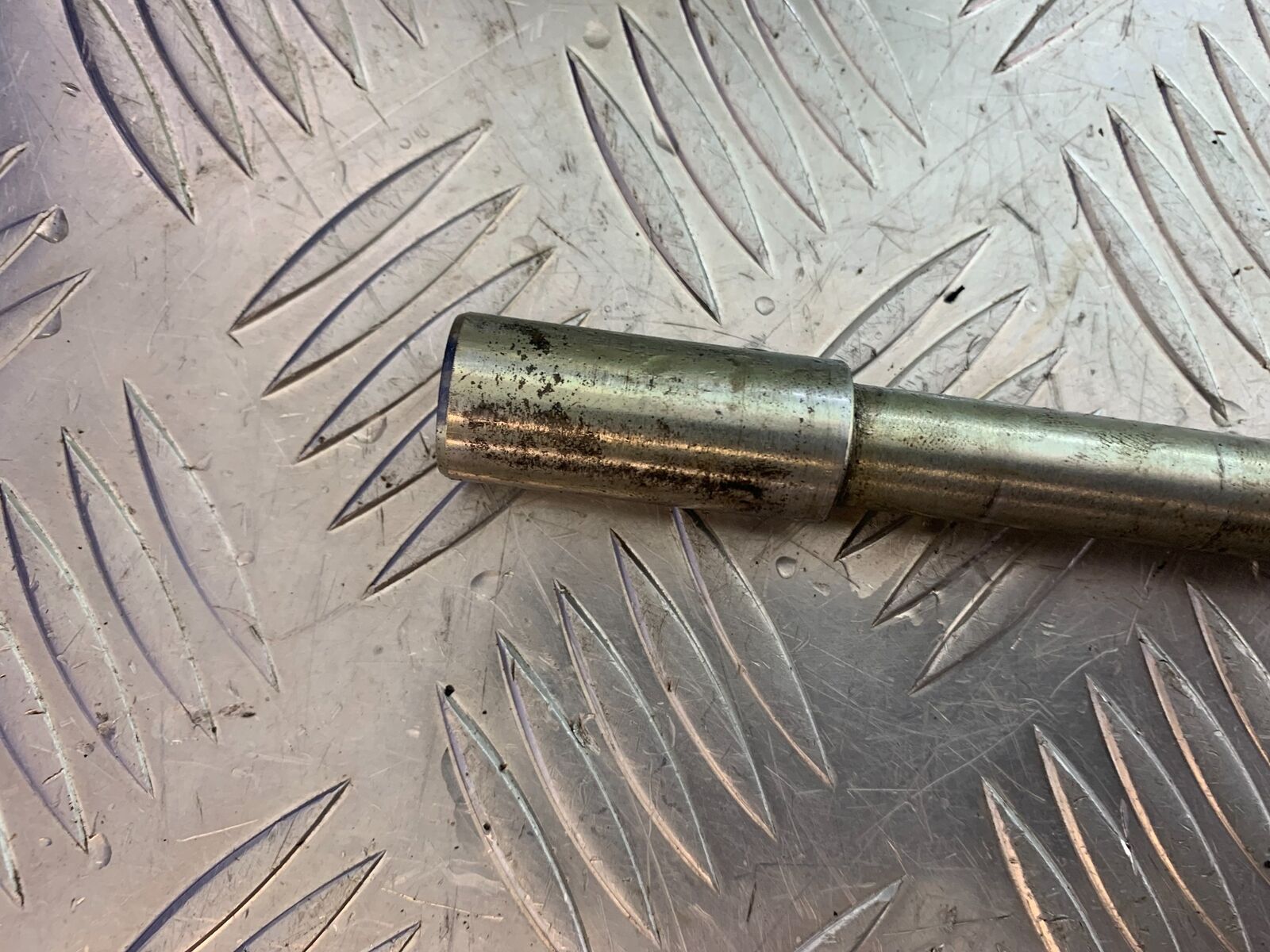 BENELLI BN125 BN 125 FRONT WHEEL SPINDLE  YEAR 2018-2021 (CMB1080)