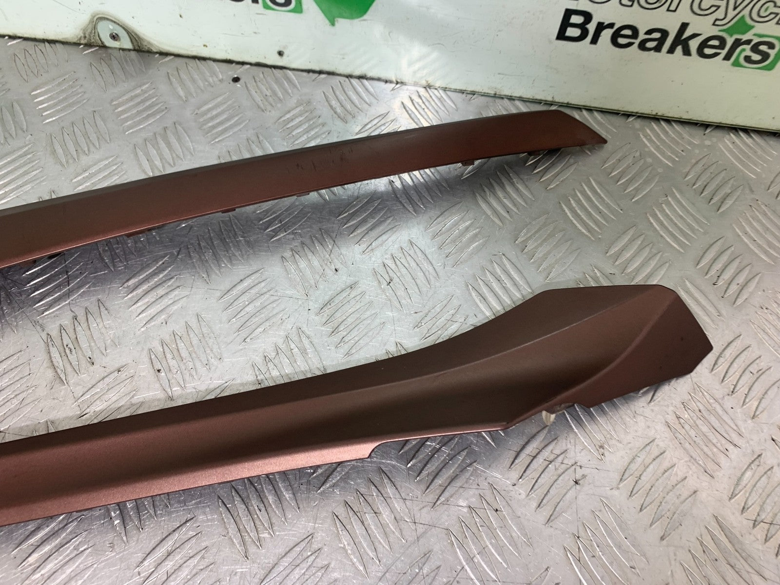 YAMAHA XMAX 300 LEFT AND RIGHT PANELS YEAR 2017-2020 (CMB1218)