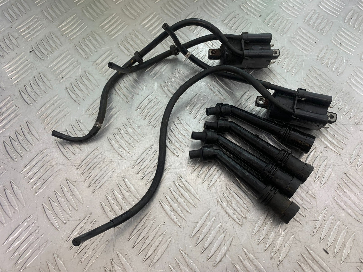 YAMAHA FZS600 FAZER 600 COILS AND CAPS   YEAR 1998-2001 (CMB1267)