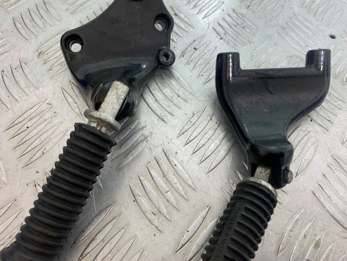 HARLEY DAVIDSON XL883 N IROD PEGS AND BRACKETS YEAR 2020  (CMB1116)