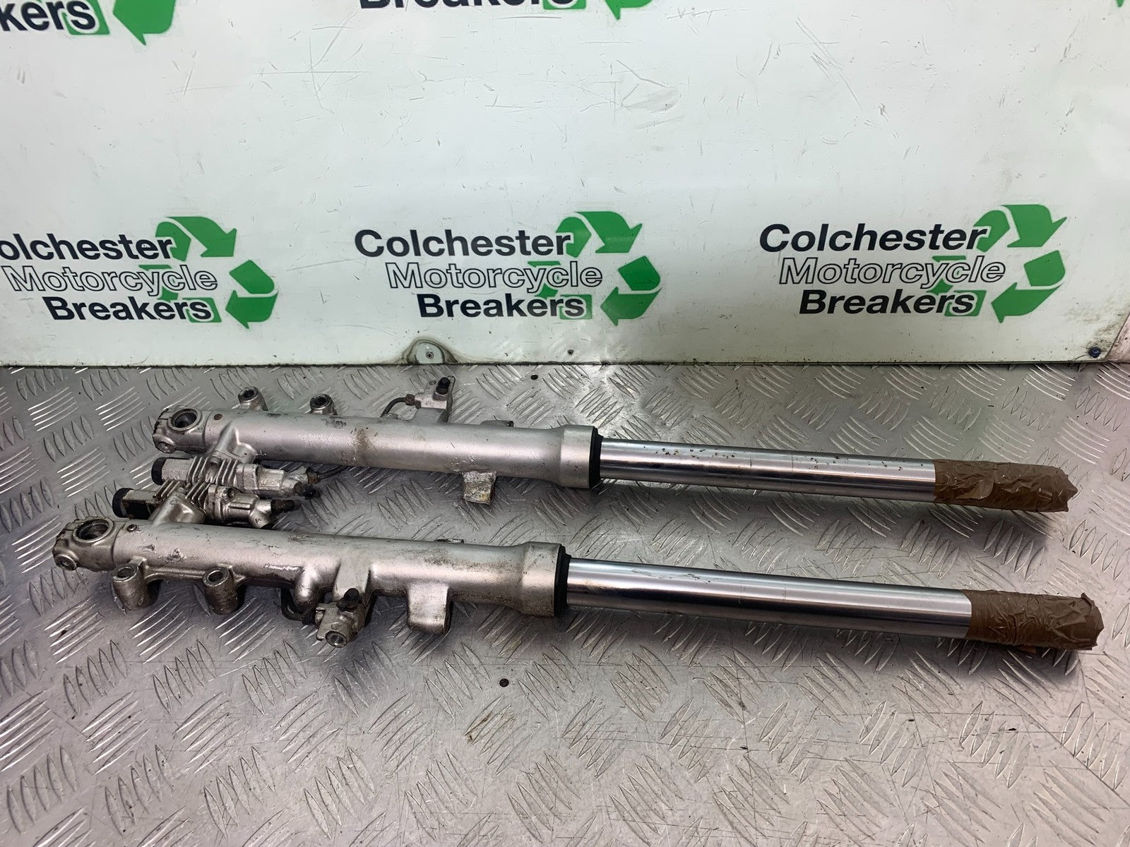 KAWASAKI GPZ600 GPZ 600 FORKS  YEAR 1988-90 (CMB1258)