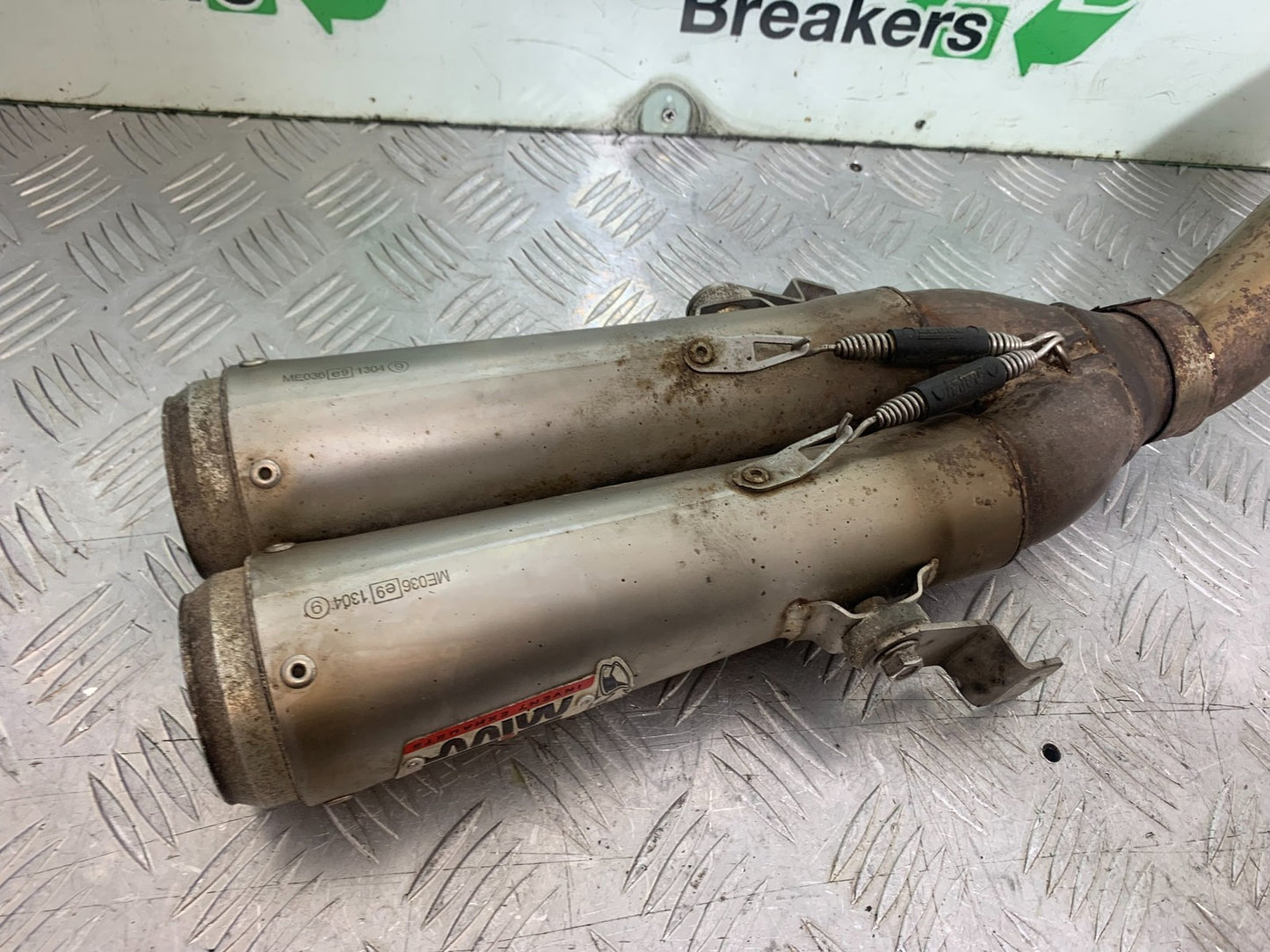 HONDA CBR1000 rr FIREBLADE MIVV SILENCERS  YEAR 2006 (CMB1220)