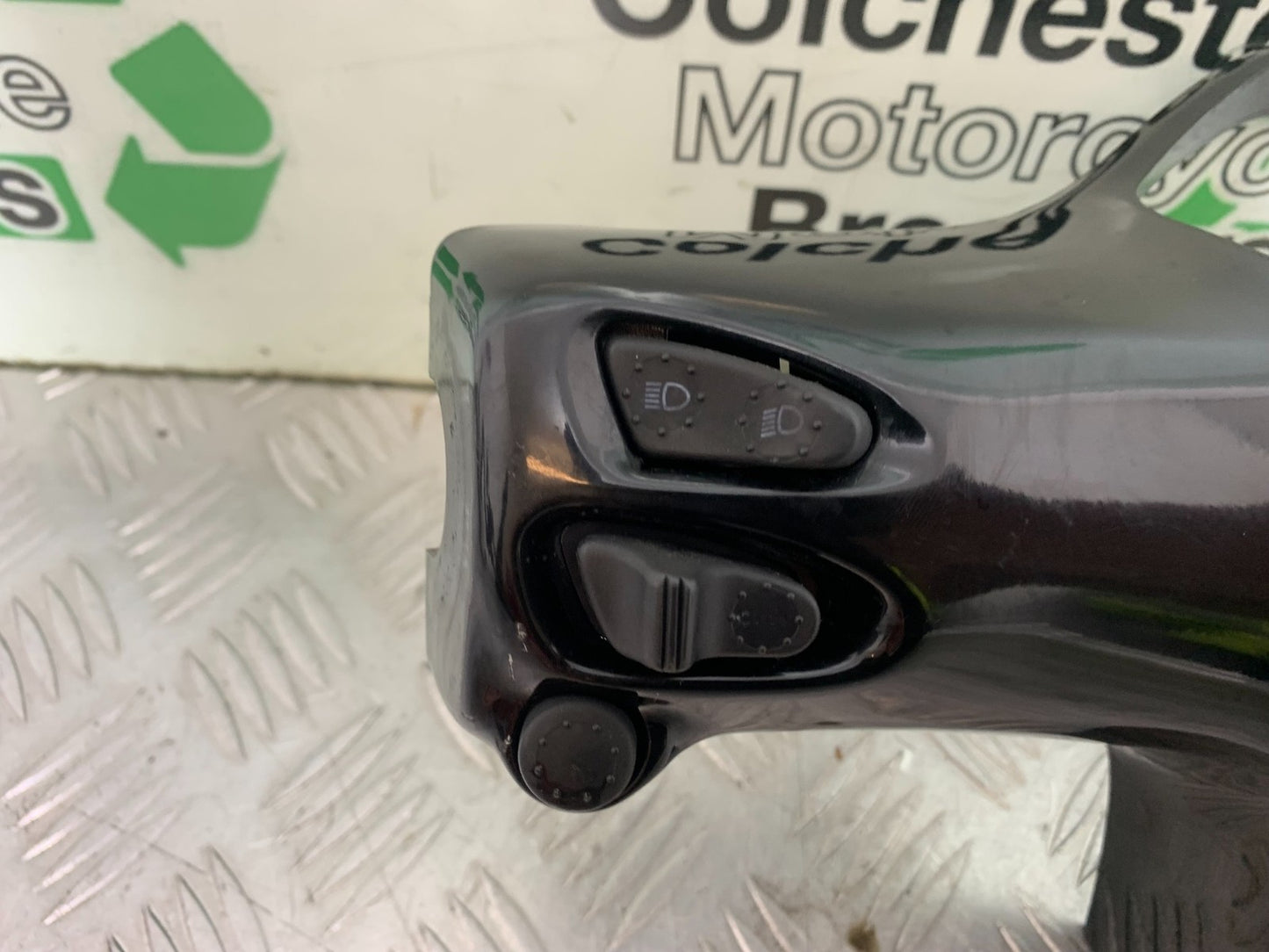 PIAGGIO VESPA GT125 L SWITCHES AND PANEL COVER YEAR 2003  (CMB1300)