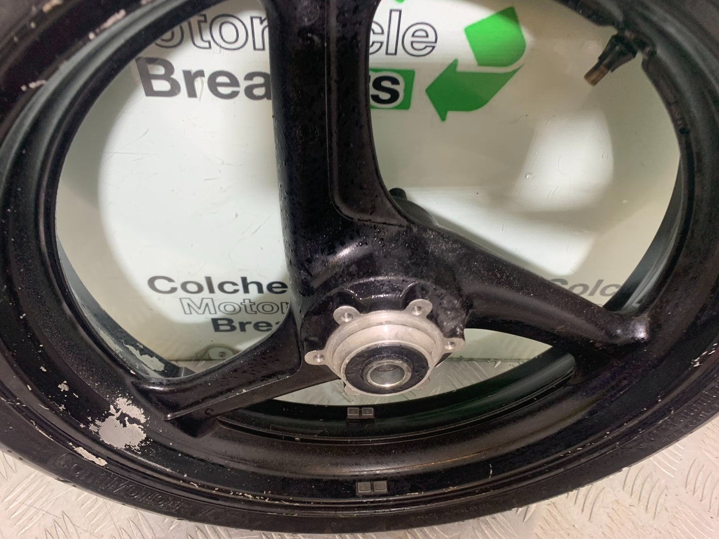 HONDA CBR1100 BLACKBIRD FRONT WHEEL  YEAR 1999-2005 (CMB1232)