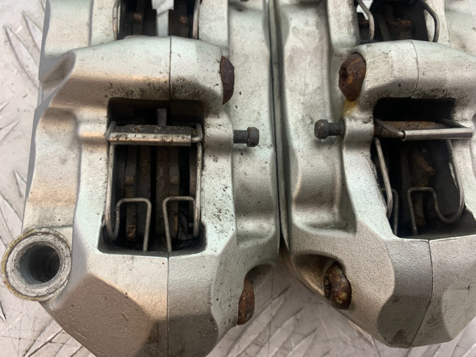 KTM 990 SUPER DUKE FRONT BRAKE CALIPERS YEAR 2007-2011  (CMB1207)