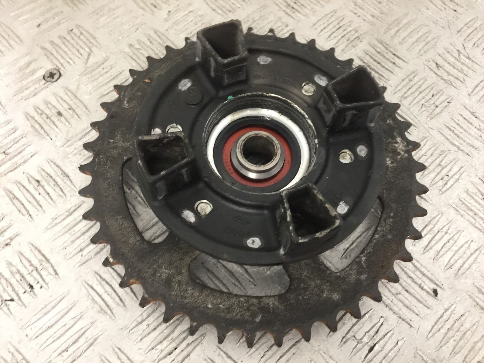 KAWASAKI VERSYS 1000 KLZ 1000 REAR SPROCKET CARRIER   YEAR 2015-18 (STOCK 817)