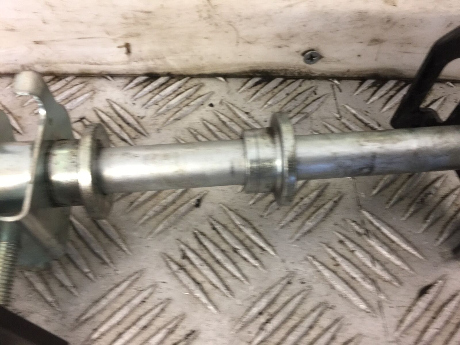 KAWASAKI NINJA 250 SL BX250 REAR WHEEL SPINDLE   YEAR 2017 (STOCK 479)