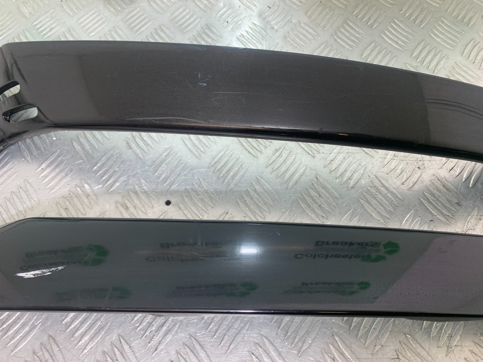 PIAGGIO VESPA GTS 125 LEFT & RIGHT LOWER INFILLS YEAR 2009-14  (CMB1261)