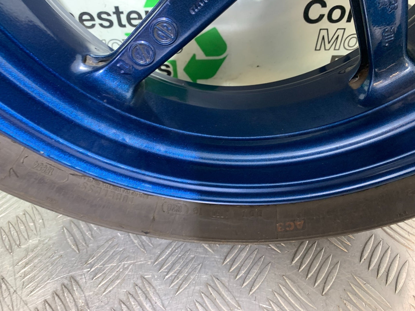 APRILIA RSV1000 RSV 1000 MILLE REAR WHEEL  1998- 2003 (CMB1184)