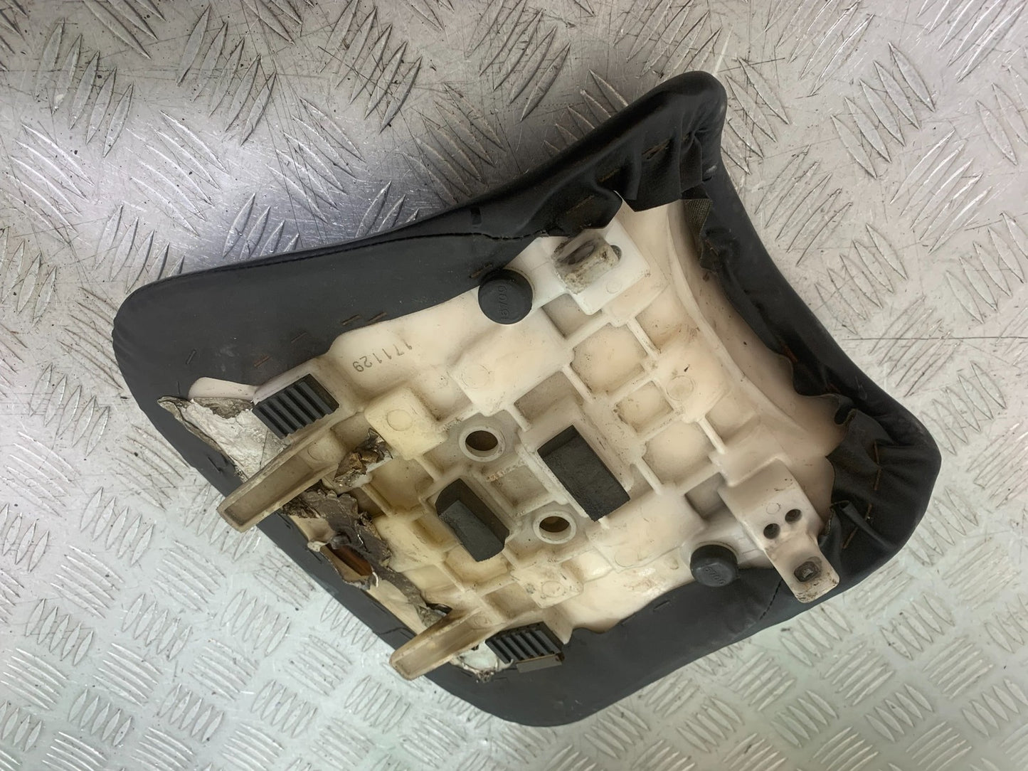 SUZUKI GSXR750 GSXR 750 K4 K5 FRONT SEAT   2004-2005 (CMB1319)