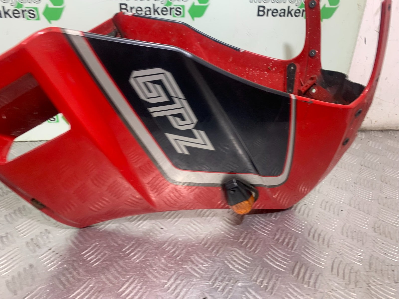 KAWASAKI GPZ600 GPZ 600 TOP FAIRING   YEAR 1988-90 (CMB1258)