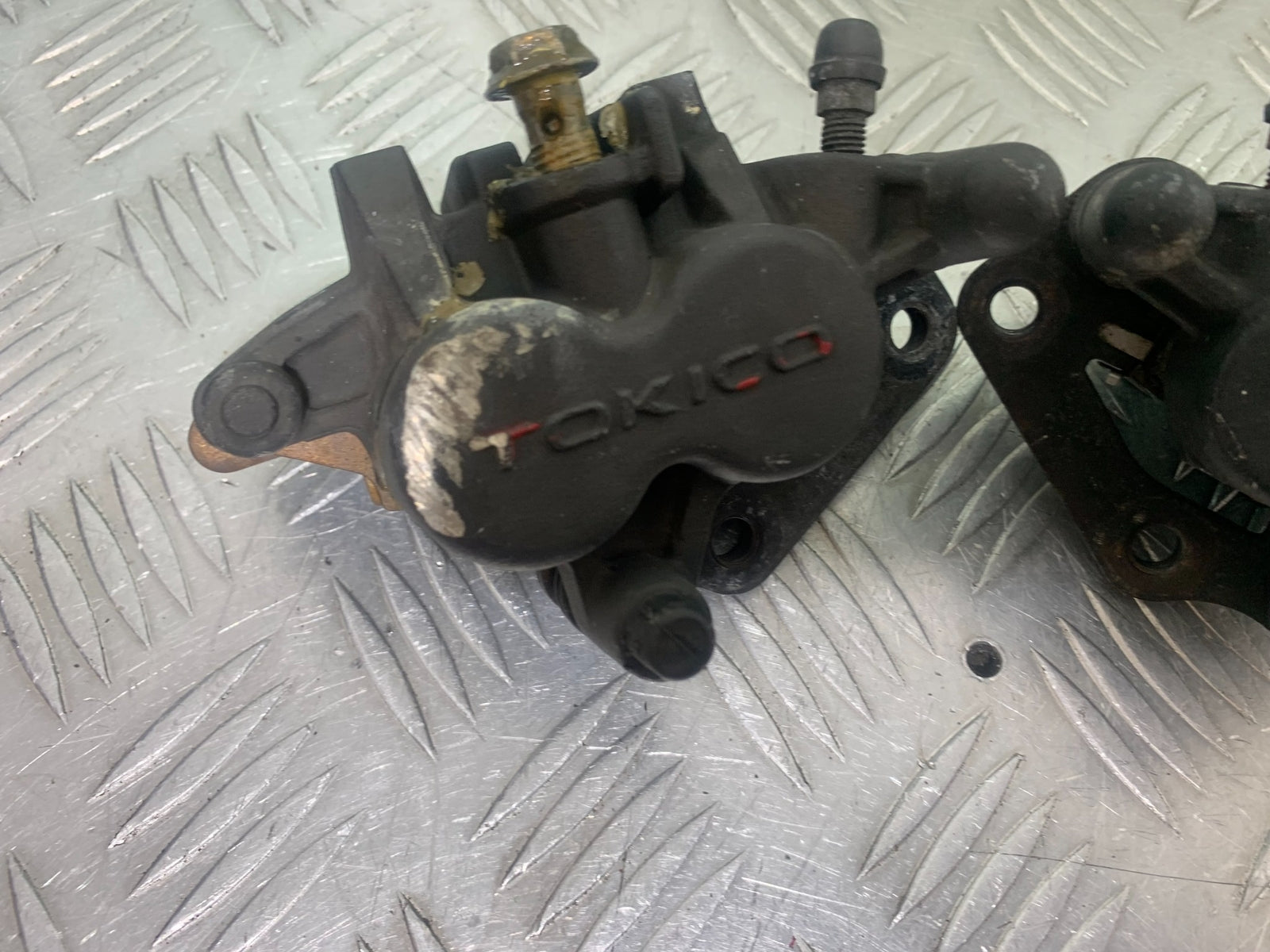 SUZUKI SV650 SV 650 mk1 FRONT BRAKE CALIPERS   YEAR 1999-2002 (CMB1160)