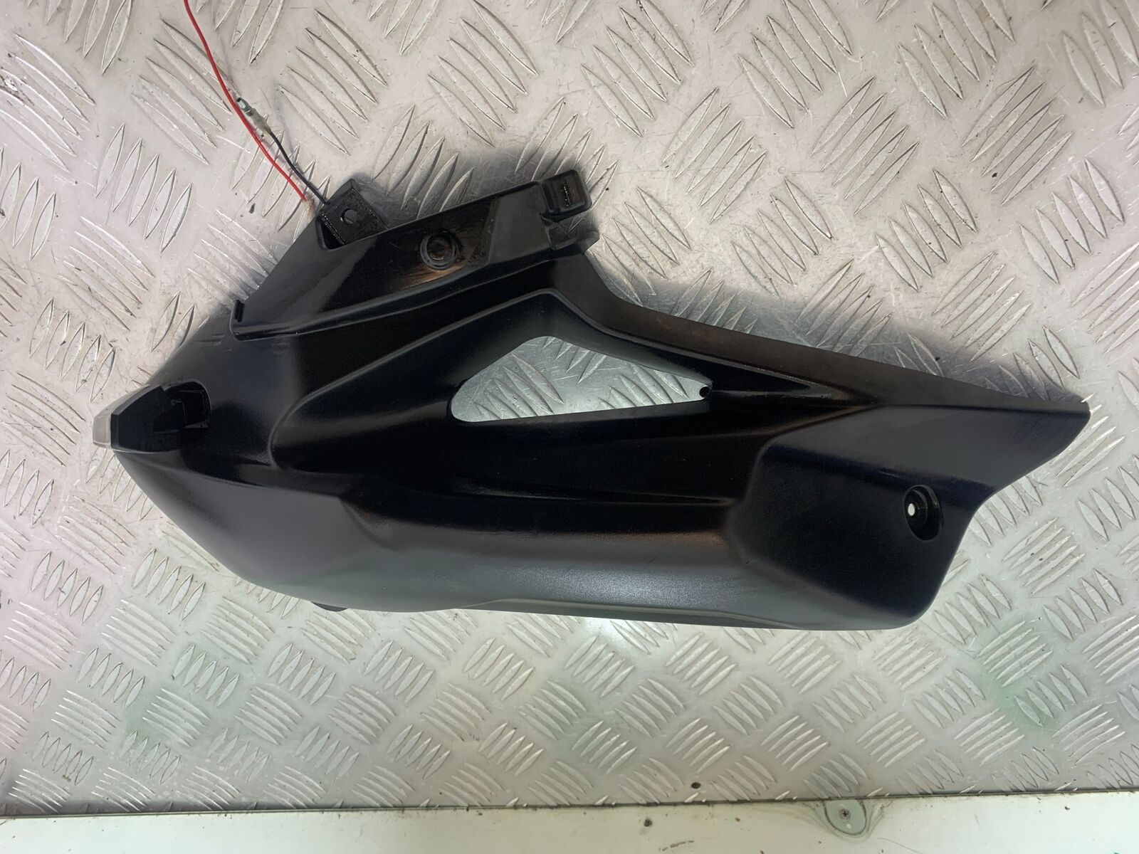TRIUMPH TIGER 800 RIGHT FAIRING PANEL YEAR 2011-2014 (CMB1113)