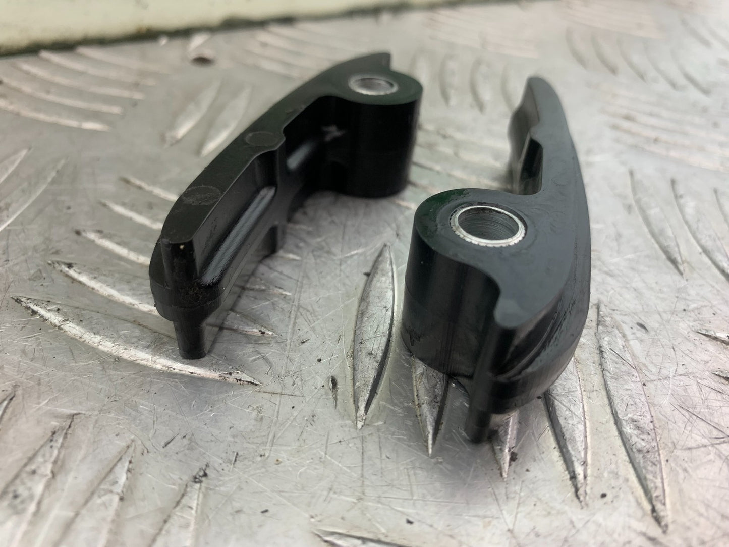 KTM 690 DUKE R LC4 CHAIN GUIDES YEAR 2012-2015  (CMB1180)