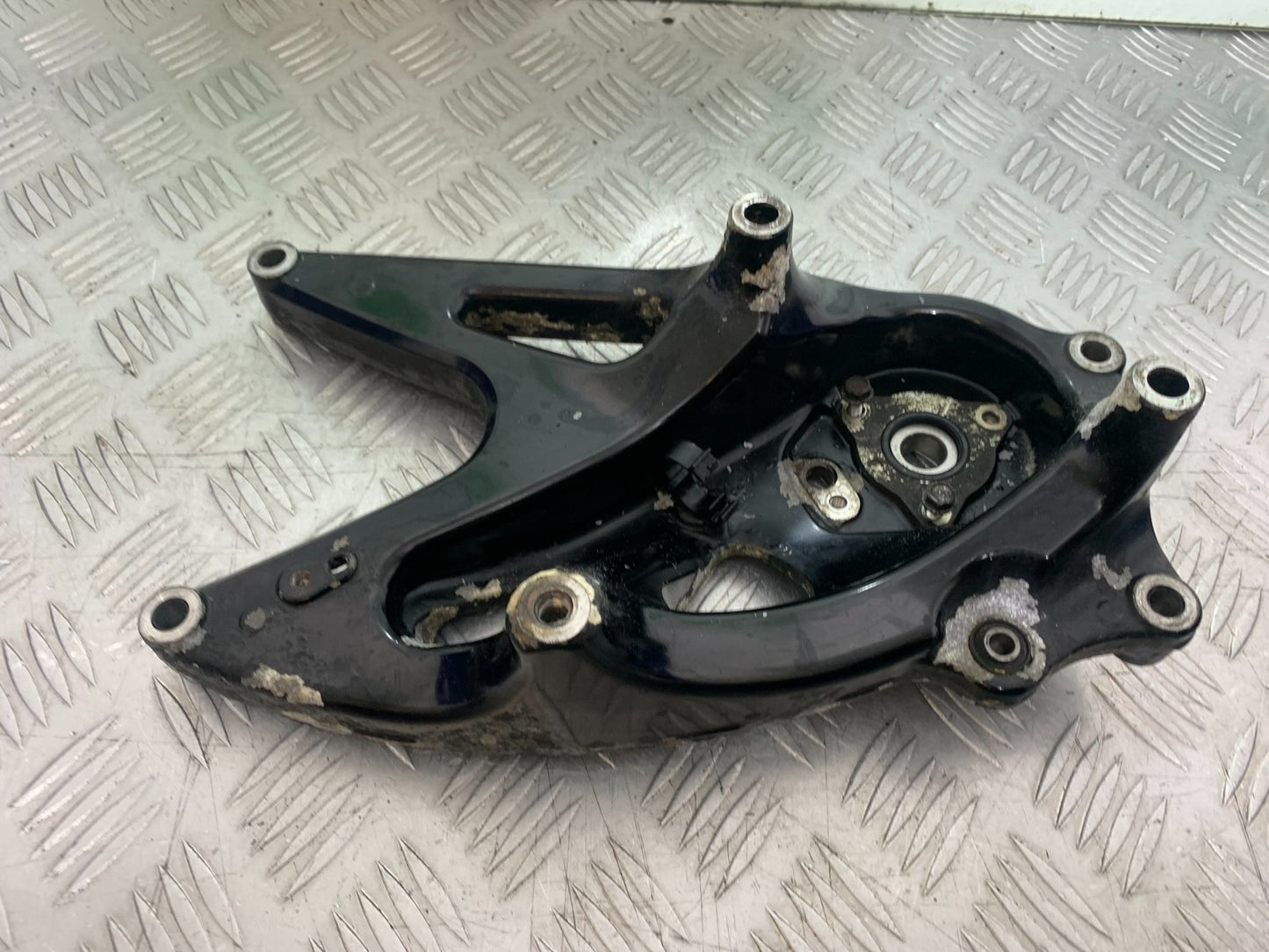 YAMAHA NMAX-125 N MAX 125 EXHAUST BRACKET  YEAR 2015-2020  (CMB1231)