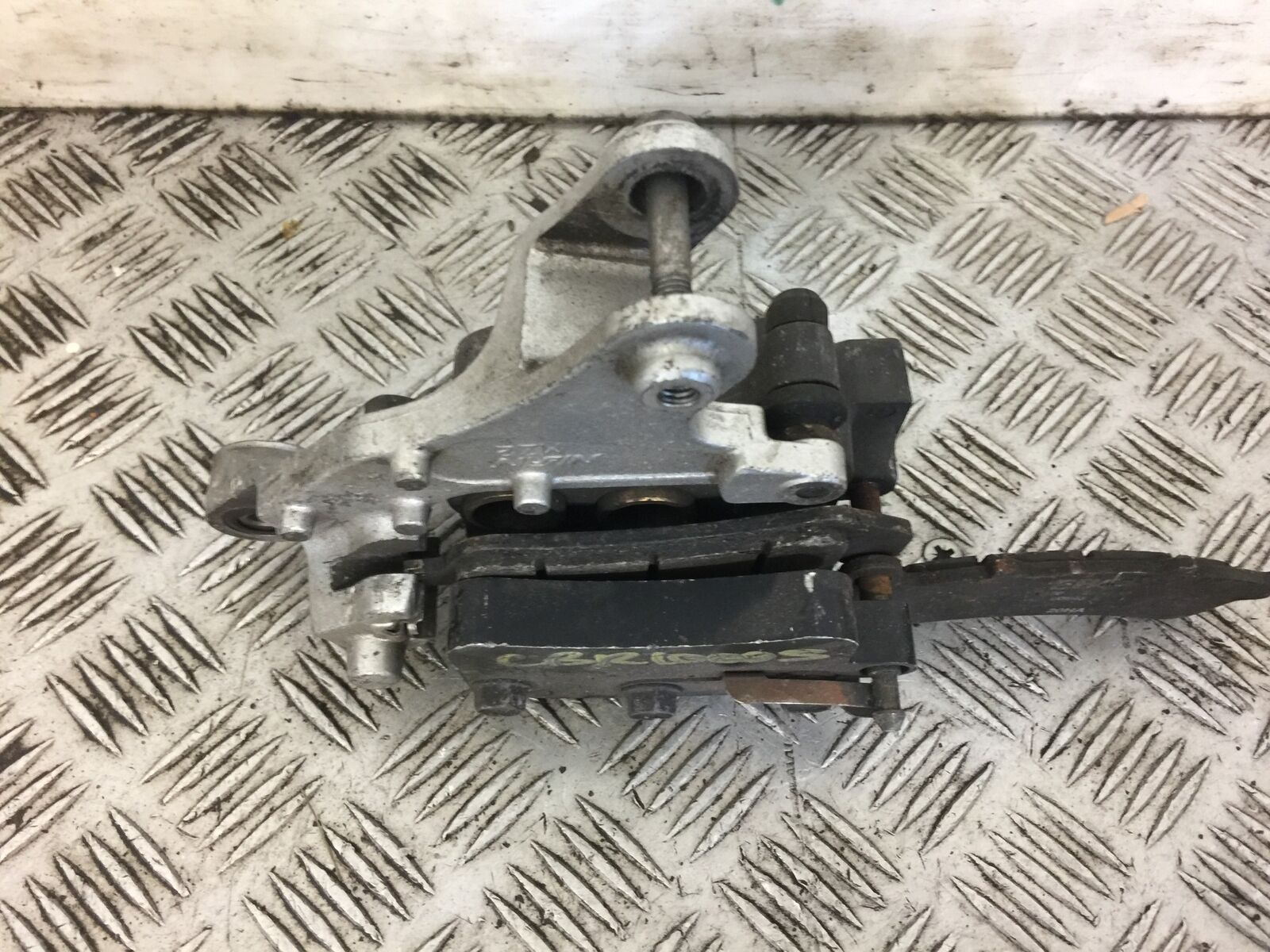 HONDA CBR1000 CBR 1000 FP FR FRONT LEFT CALIPER  (STOCK 519)