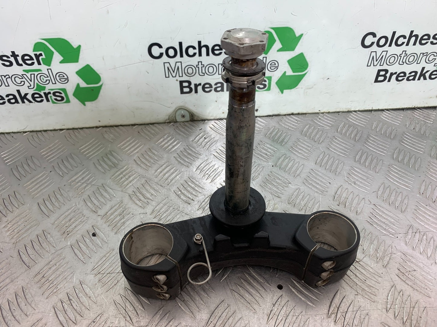 TRIUMPH SPEED TRIPLE R 1050 BOTTOM YOKE   2009 (CMB1183)