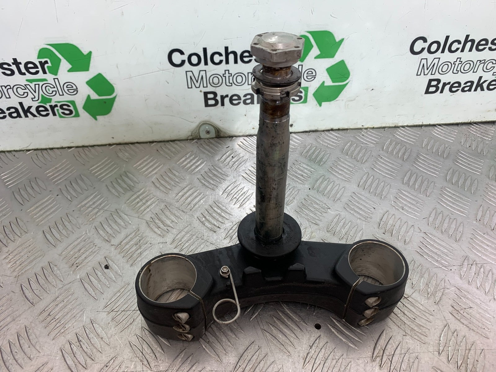 TRIUMPH SPEED TRIPLE R 1050 BOTTOM YOKE   2009 (CMB1183)