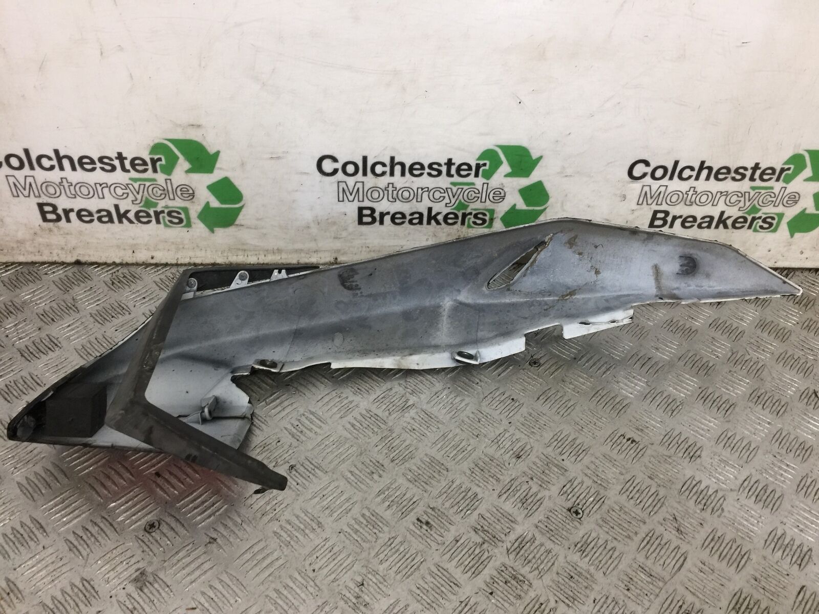 SUZUKI GS500 GS 500 RIGHT TAIL PIECE   YEAR 2004-09 (STOCK 882)