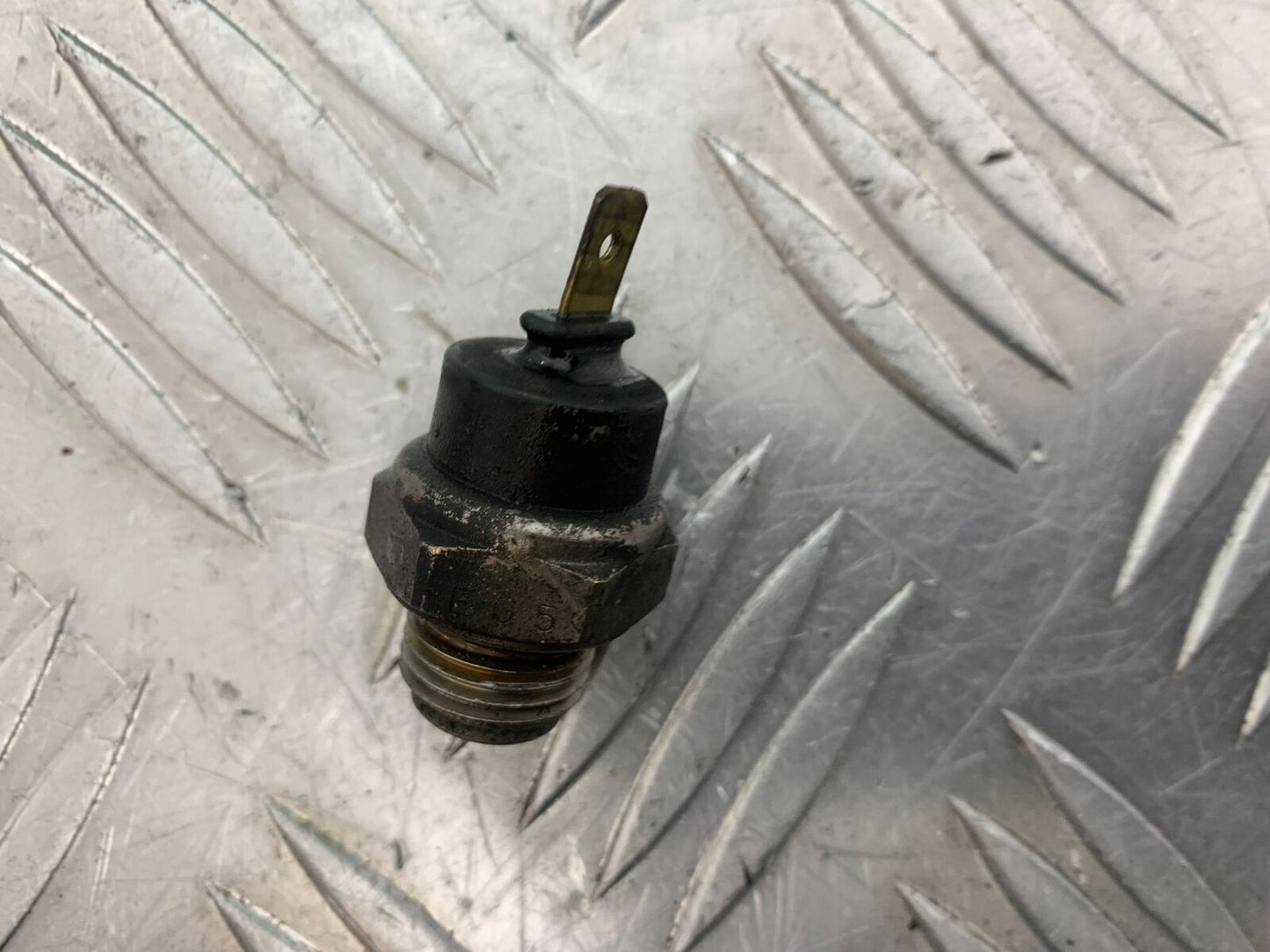 HONDA CBR1100 BLACKBIRD FAN SWITCH  YEAR 1999-2005 (CMB1103)