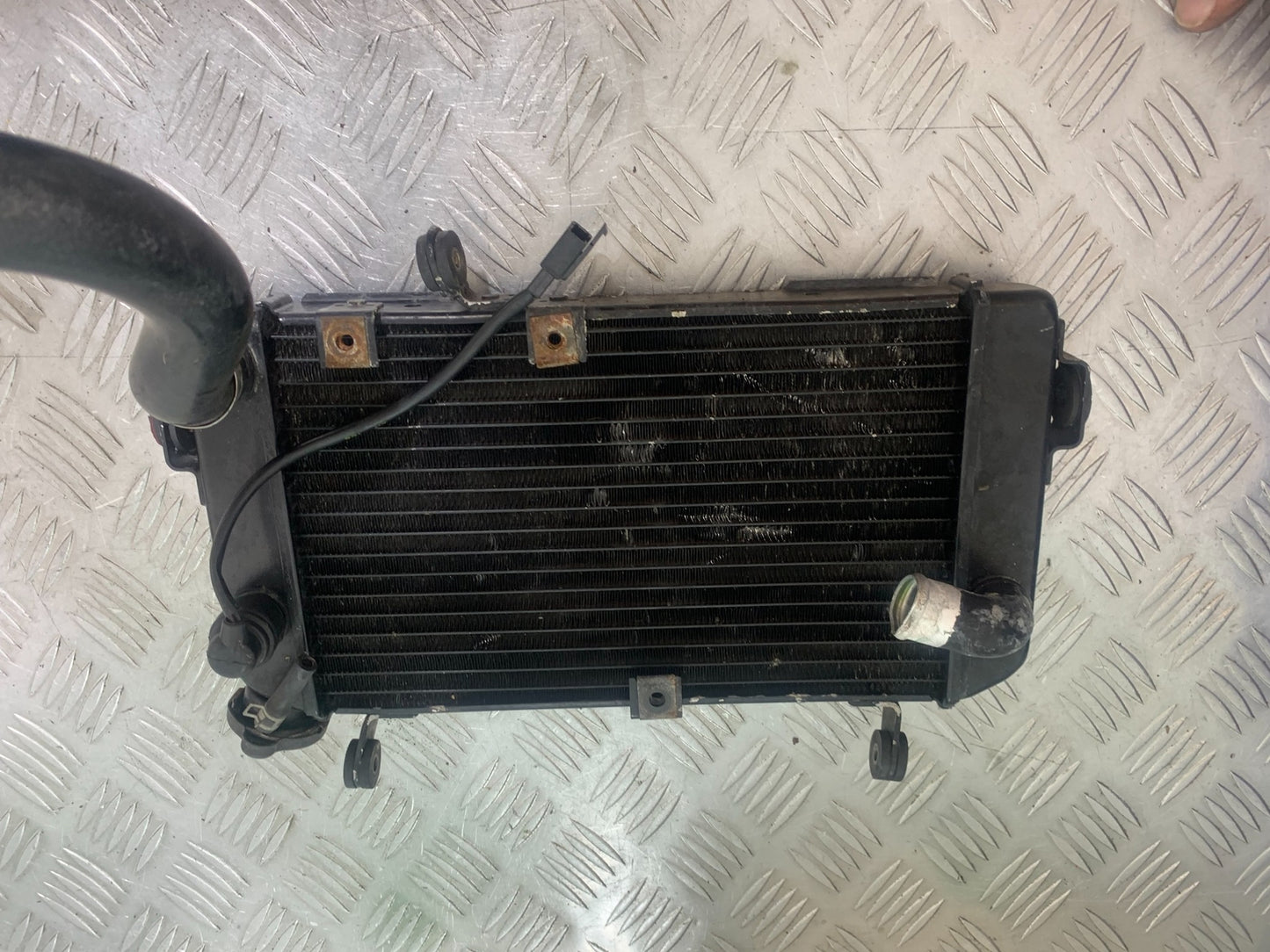 SUZUKI SV650 SV 650 mk1 RADIATOR    YEAR 1999-2002 (CMB1160)