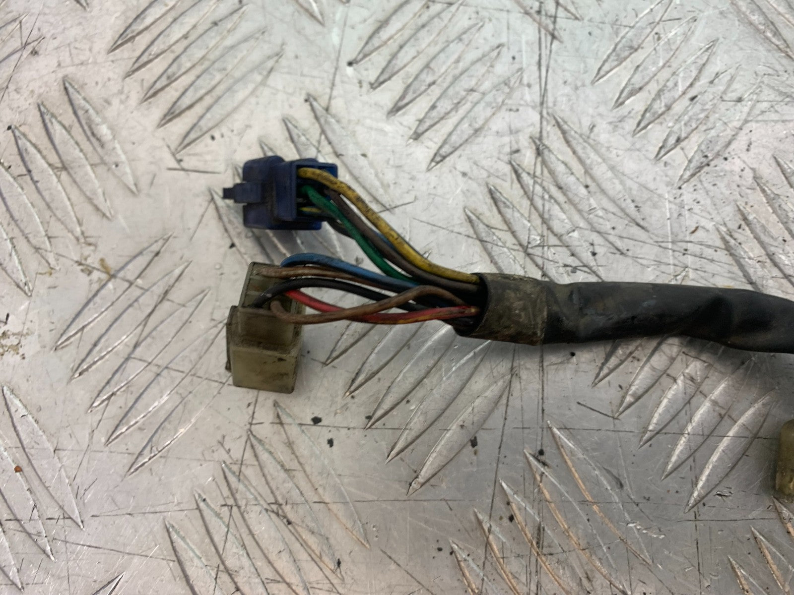 YAMAHA YZF1000 THUNDERACE LEFT SWITCH GEAR YEAR 1997-2000 (CMB1204)
