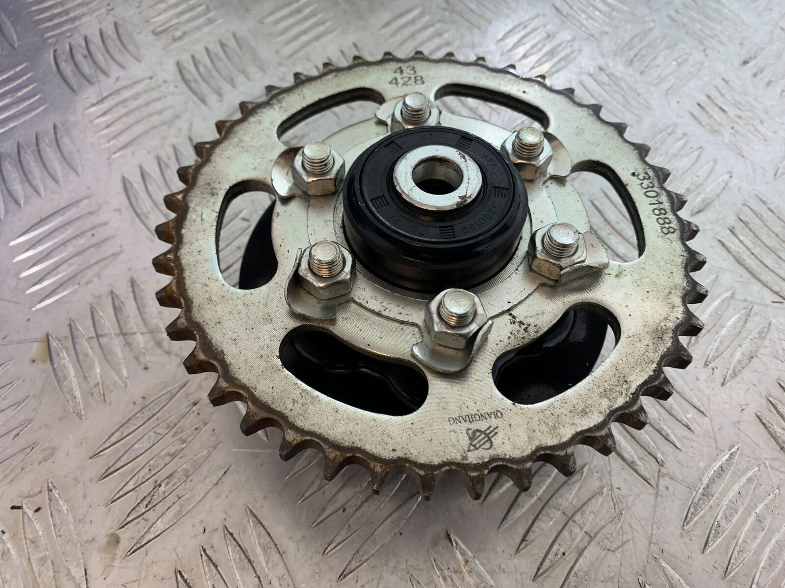 BENELLI BN125 BN 125 REAR SPROCKET CARRIER    YEAR 2018-2021 (CMB1080)