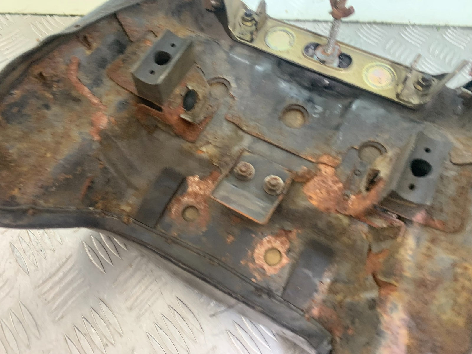 HONDA GL500 GL 500 SILVERWING REAR SEAT AND GRAB RAIL  YEAR 1981-82  (CMB1168)