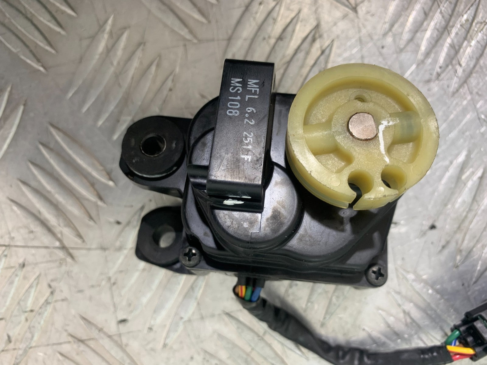 HONDA CBR1000 rr FIREBLADE EXHAUST SERVO MOTOR 2012-2016 (CMB1280)