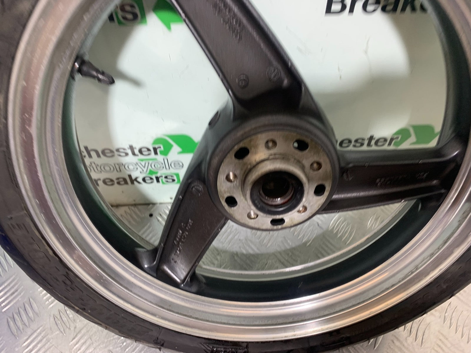 KAWASAKI ZZR1100 D FRONT WHEEL  YEAR 1993-2001 (CMB1289)