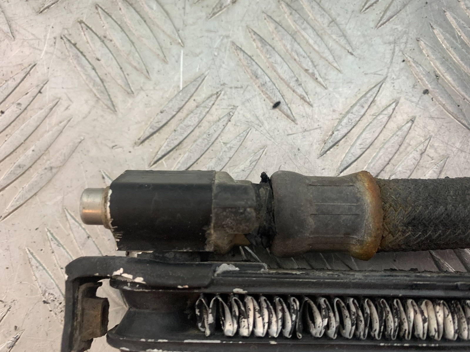 YAMAHA XJR1300 XJR 1300 OIL COOLER AND LINES YEAR 1999-2003 (CMB1119)