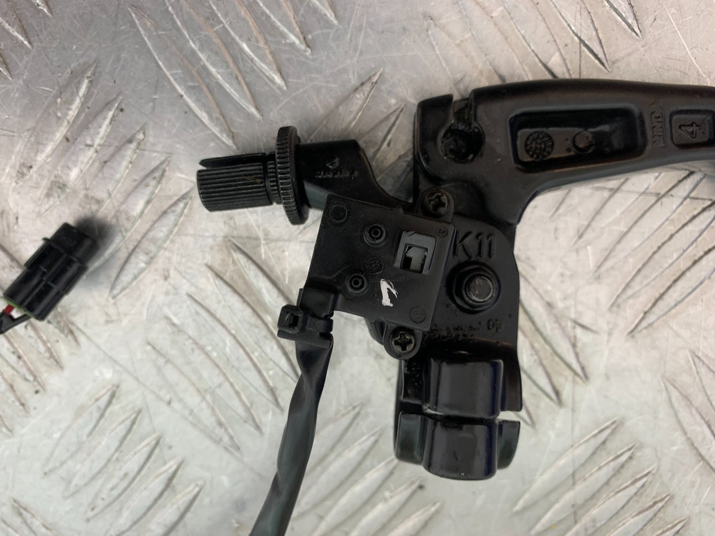 KTM 125 DUKE CLUTCH LEVER AND BRACKET   YEAR 2018-2023 (CMB1185)