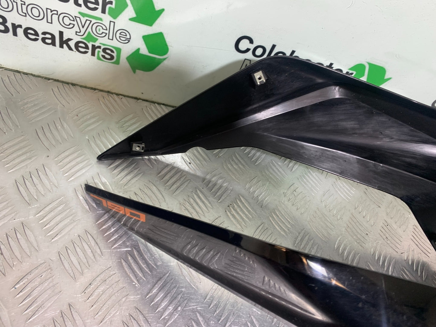 KTM 790 DUKE PETROL TANK SURROUND  YEAR 2018-2021  (CMB11150)