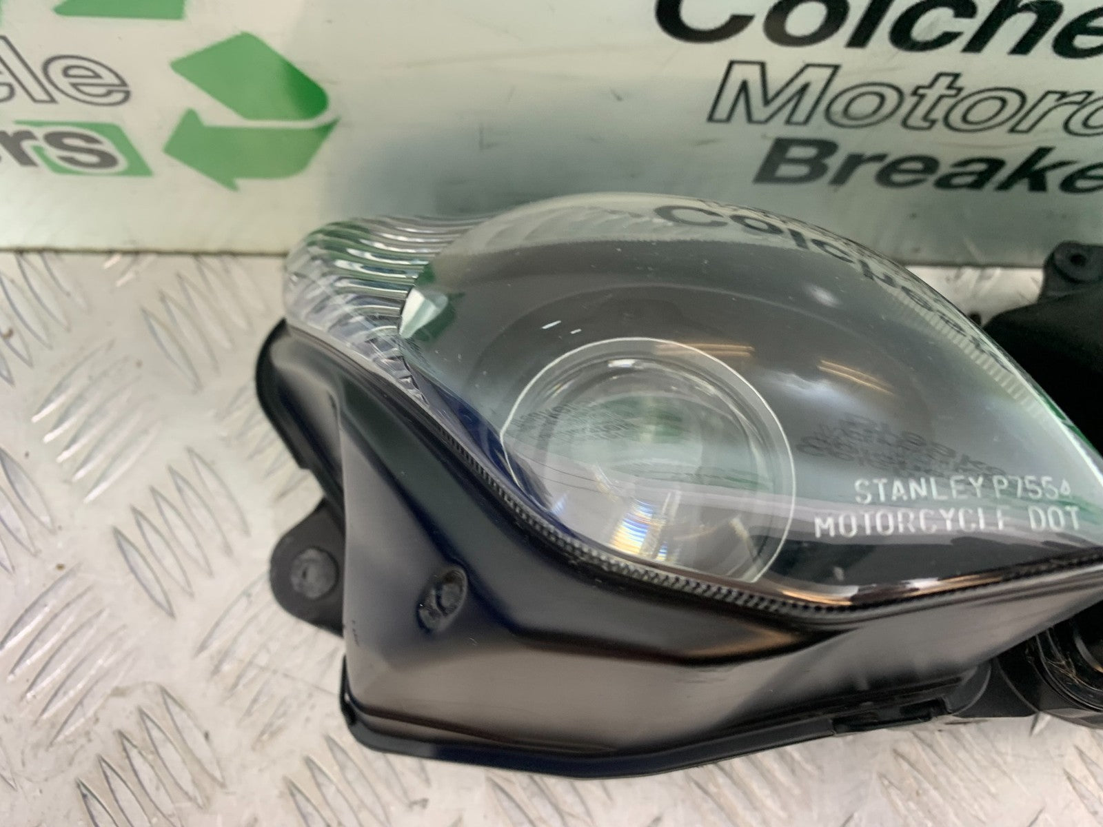 KAWASAKI ZX10R ZX10 R HEADLIGHT  2008-2010 (CMB1301)